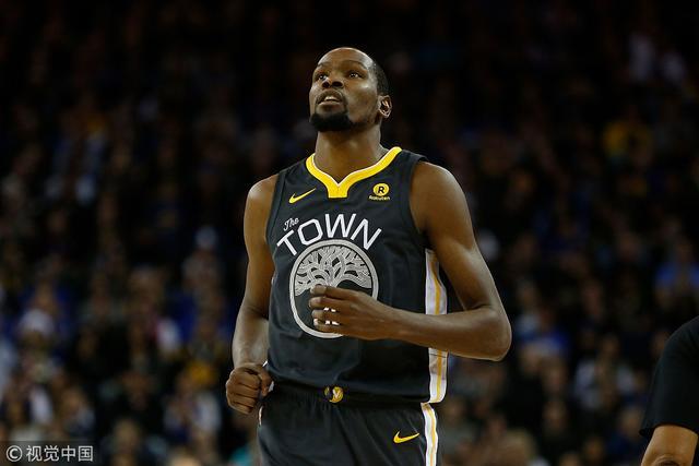詹姆斯正式加盟费城76人，NBA格局再生变